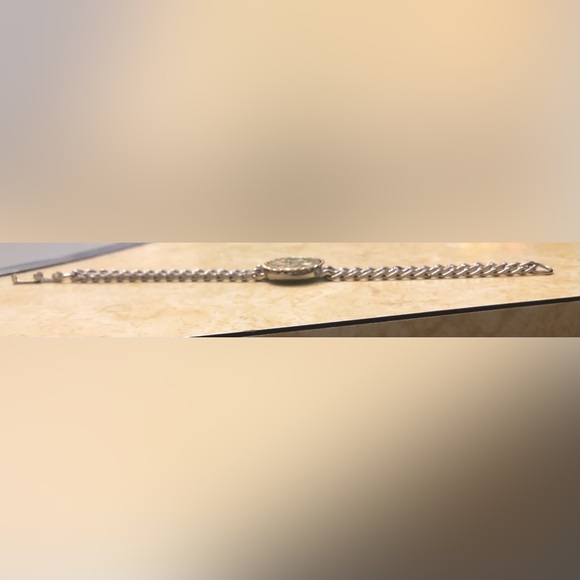 Custom Designed Creations Leo Clasp Bracelet - Picture 4 of 4